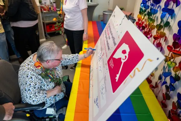 Certificaat Roze loper Saffier loosduinen bewoner tekenen